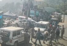 ചാടി ചവിട്ടി പോലീസ്